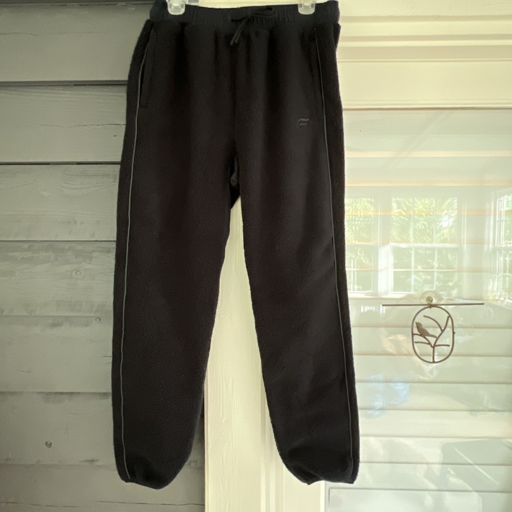 Fabletics The Explorer Jogger Mens M Black Sherpa Fleece Sweatpants Cabincore